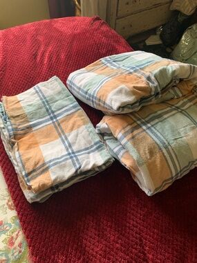 Queen size sheet set